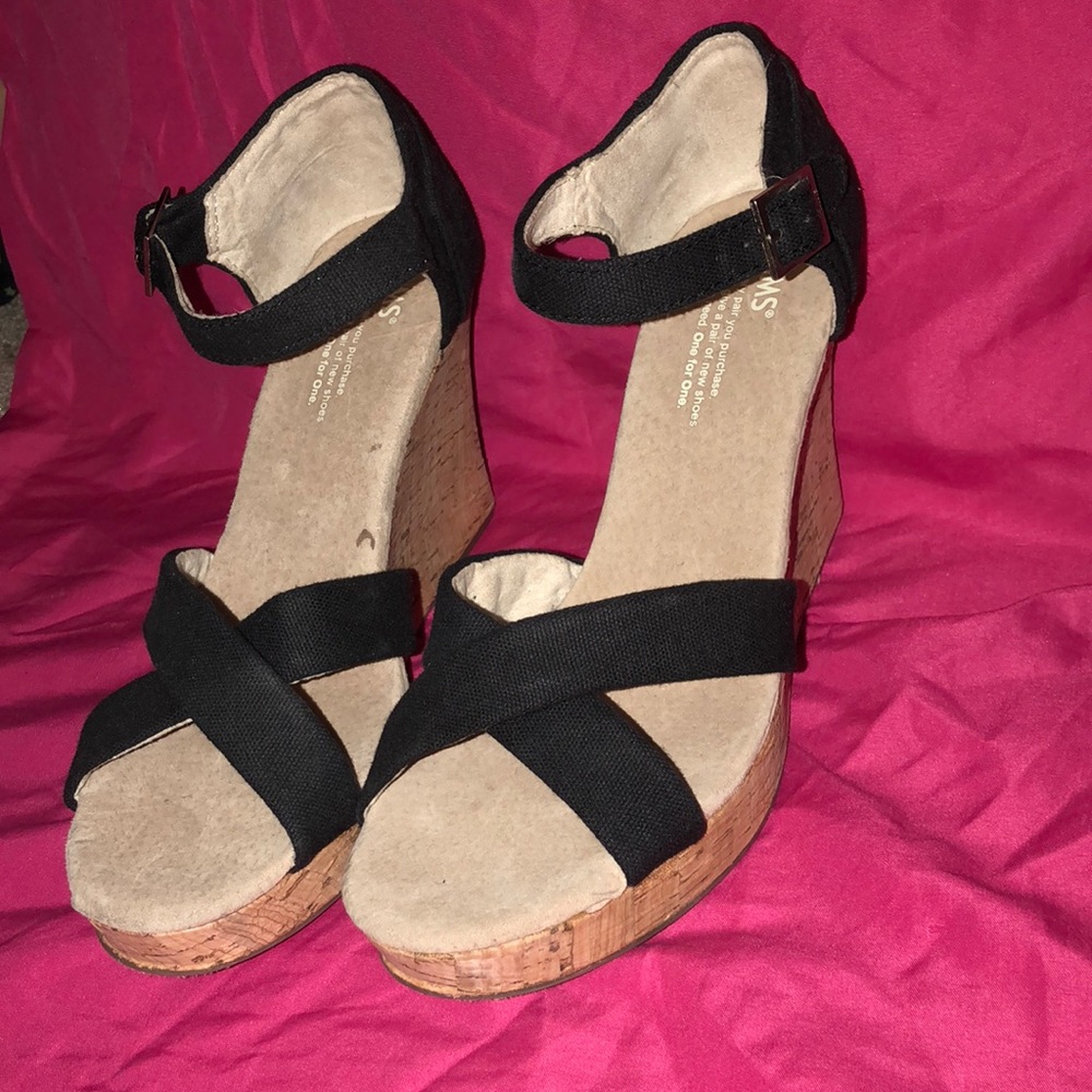 NWOT- Toms Black Canvas Sandal Espadrilles- size 8